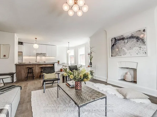 795 College St #3B, Toronto, ON M6G 1C7