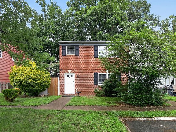 2nd image of 817 Bellows Ave
