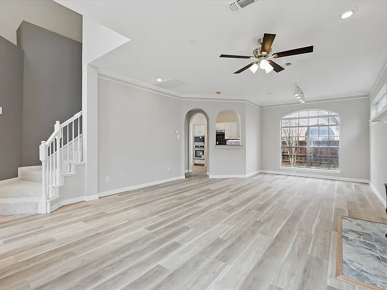 14625 Windsor Ct — Photo 5