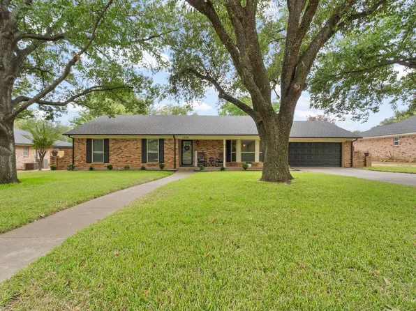 1124 Green River Trl, Cleburne, TX 76033