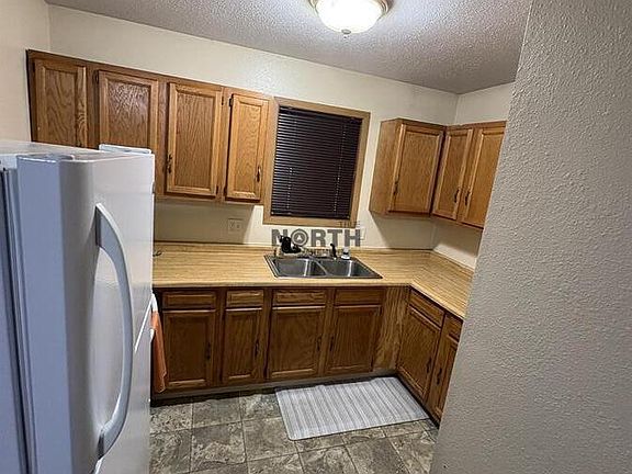 5th image of 104 West St N #2B