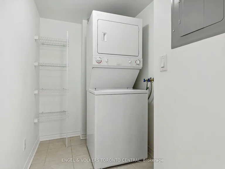 19 Barberry Pl #711 — Photo 8