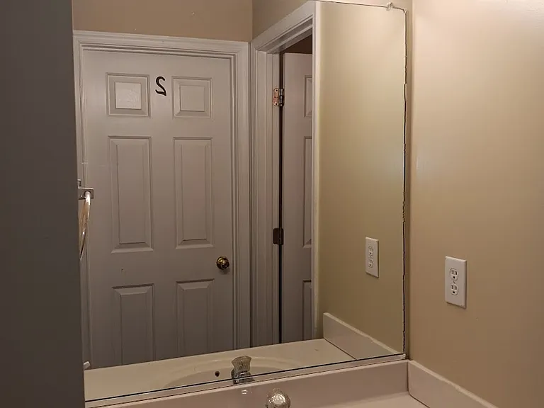 1100 Preston Ave — Photo 9