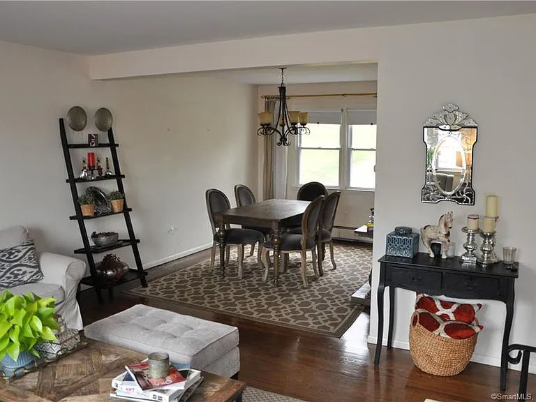 22 Essex Rd — Photo 10