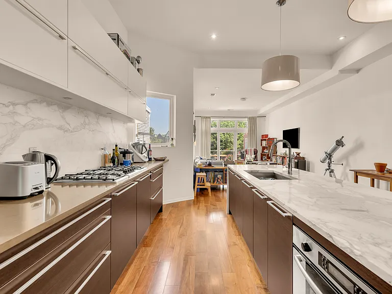 1207 Girard St NW #2 — Photo 9