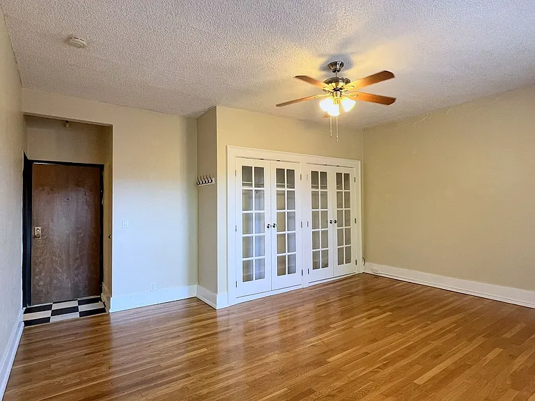 Marcella Apartments — Photo 38