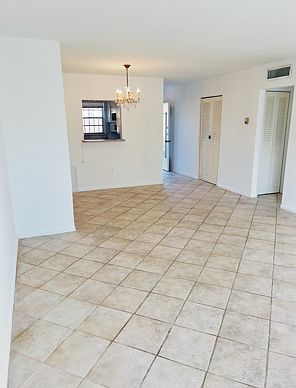 3rd image of 1234 Pennsylvania Ave #3B