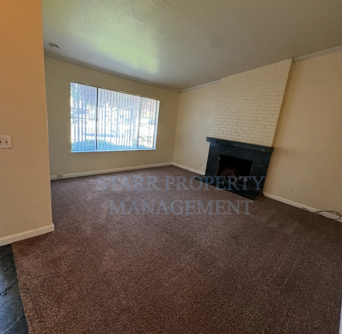 3 bed, 2.0 bath, 1412 sqft, $2,295 — Photo 3