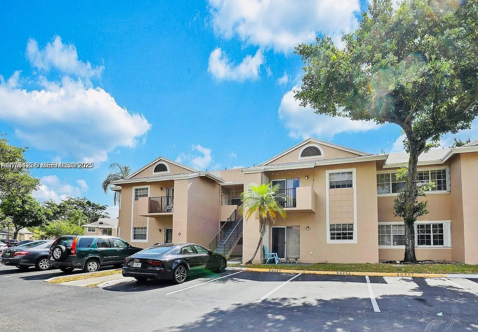 2 bed, 854 sqft, $2,100 — Photo 1