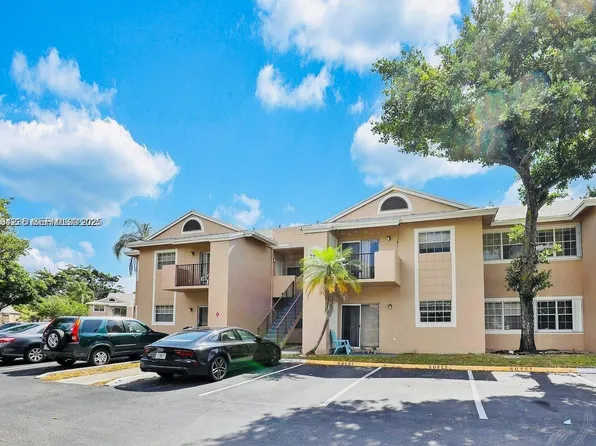 1761 NW 96th Ter, Pembroke Pines, FL 33024