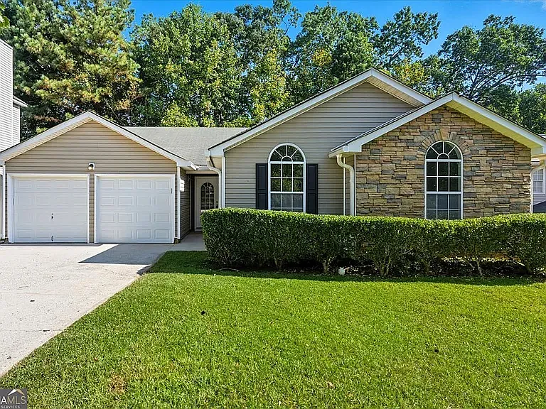 2950 Highland Hill Pkwy — Photo 1