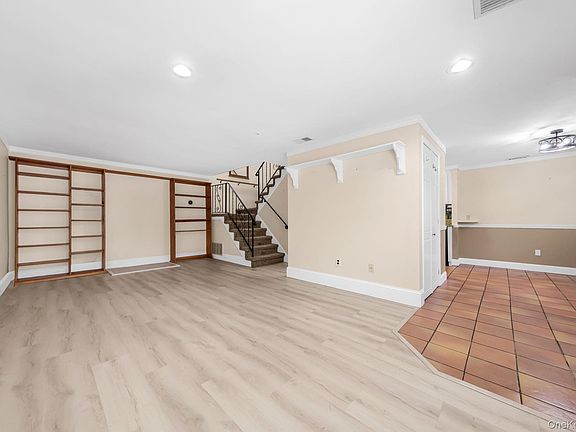 4th image of 8 Birchwood Road