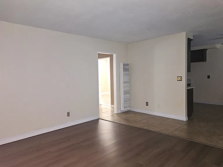 4700 Clair Del Ave #506 — Photo 10
