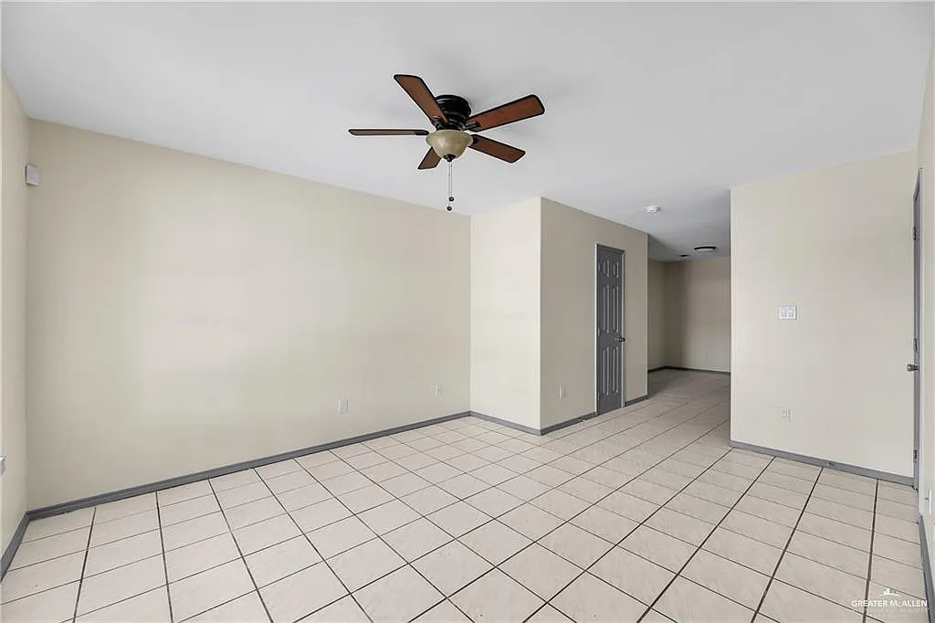 2 bed, 2.5 bath, 7440 sqft, $875 — Photo 4