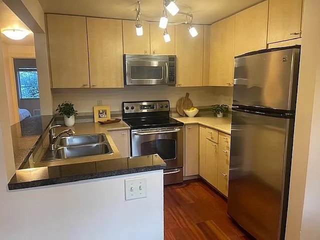 8252 126th Ave NE #D203 — Photo 1