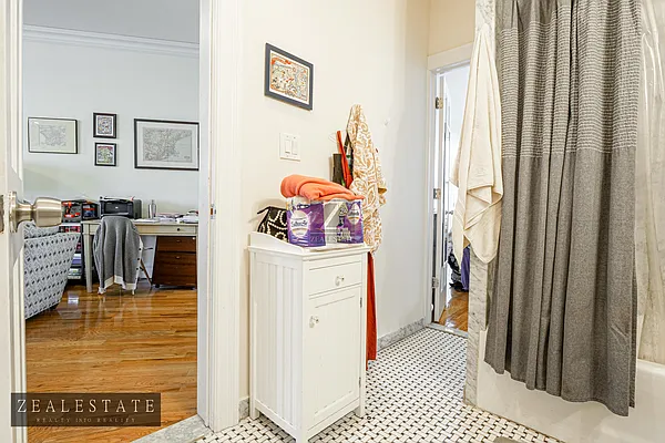 Rented by ZealEstate Group Inc | media 31