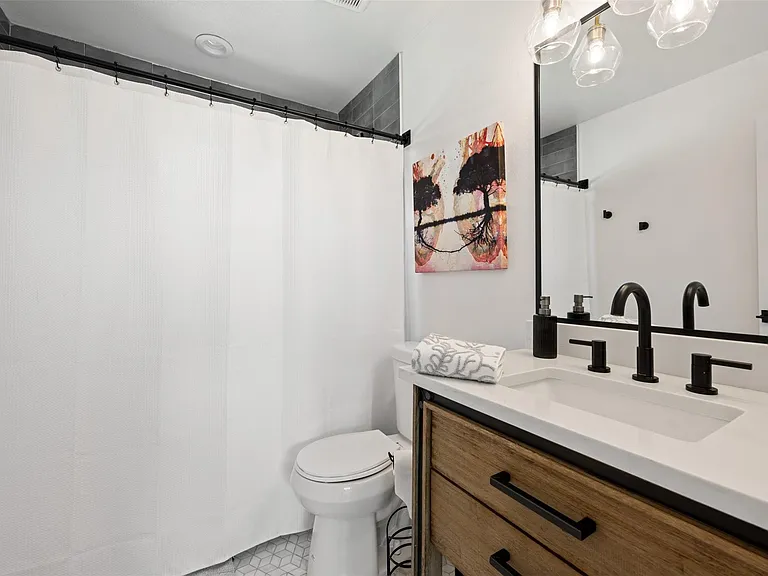 6104 Reicher Dr — Photo 17