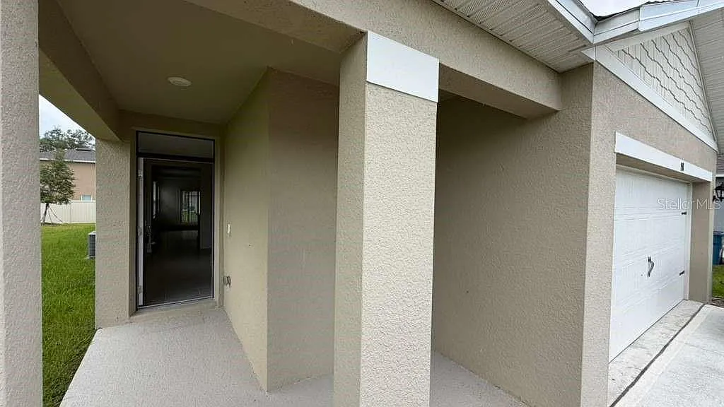 3 bed, 2.0 bath, 1625 sqft, $2,200 — Photo 3