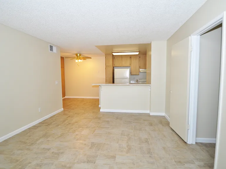 Oak Hill Apartments — Photo 6