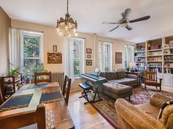 254 West 25th Street 3A image 3 of 9