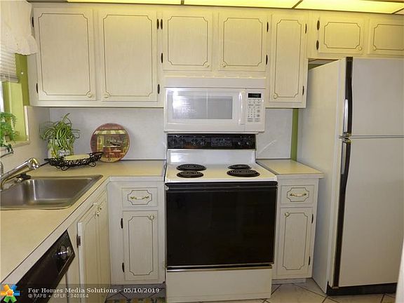 3rd image of 8060 N Sunrise Lakes Dr #104