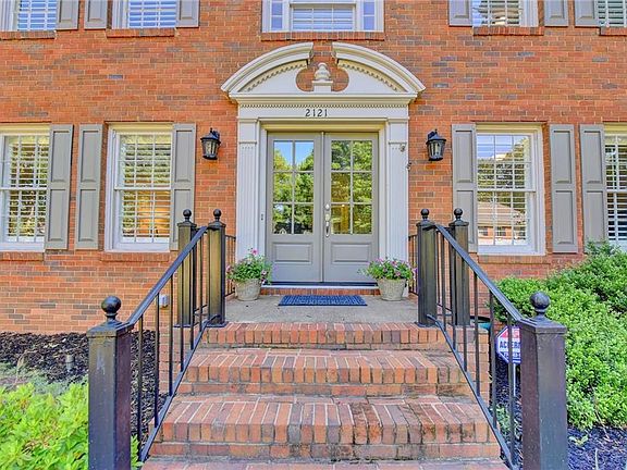 5th image of 2121 Monticello Pl