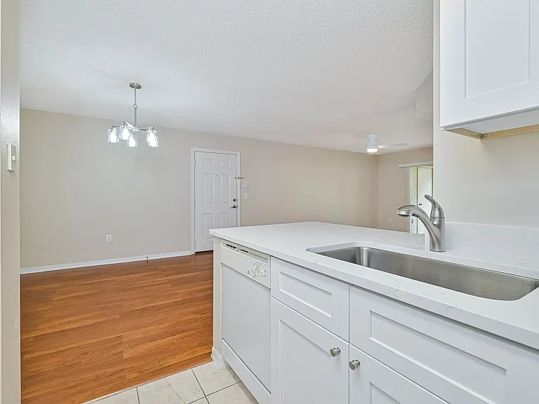 8920 Colonnades Ct E #514 — Photo 9