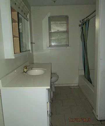 4th image of 927 Greenhill Dr