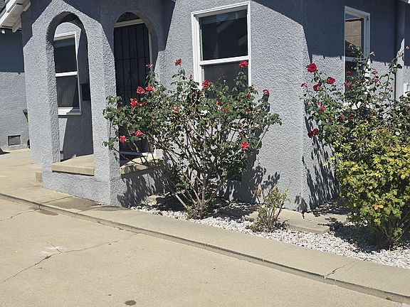 4th image of 1047 W 7th St #1047