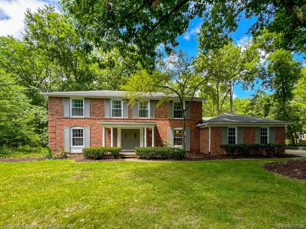 5679 Hunters Gate, Troy, MI 48098