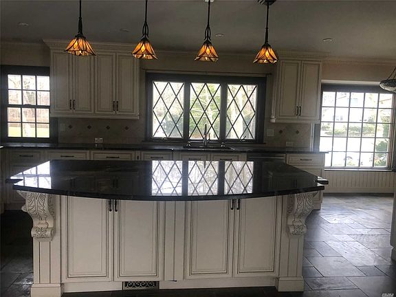 2nd image of 102 Turtle Cove Ln