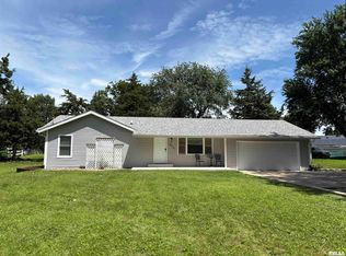 5570 Clemons Rd, Bettendorf, IA 52722