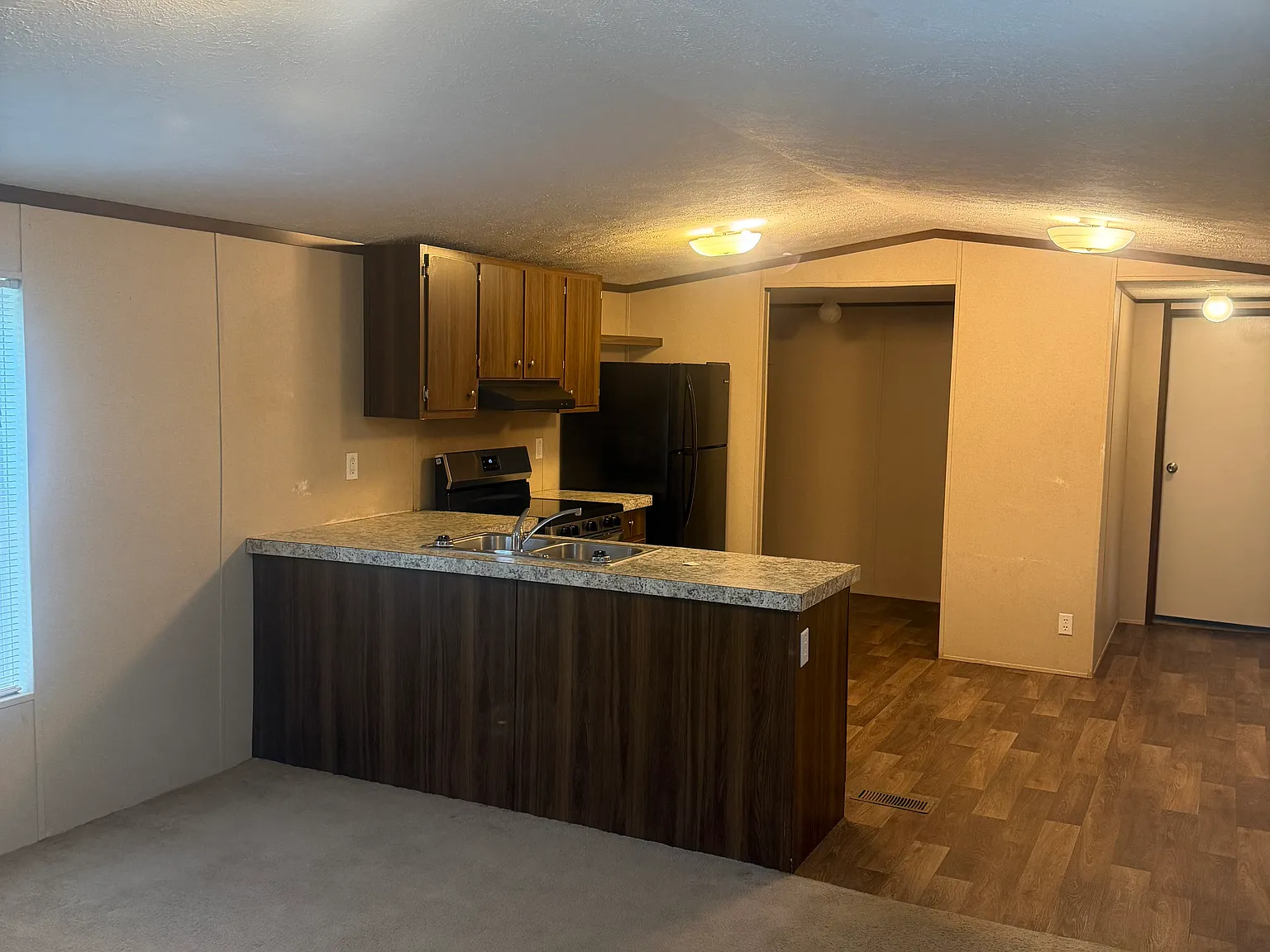 2 bed, 840 sqft, $1,375 — Photo 3