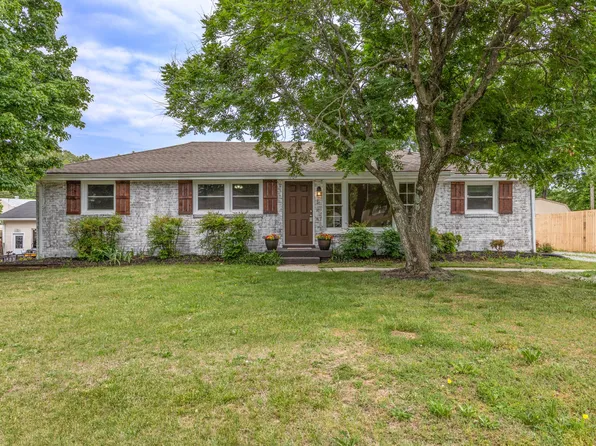 1704 Woodside Dr, Springfield, TN 37172