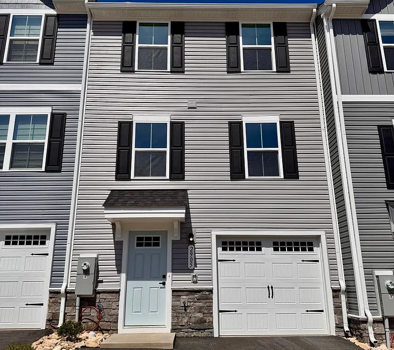 2905 Orchard Ridge Ln