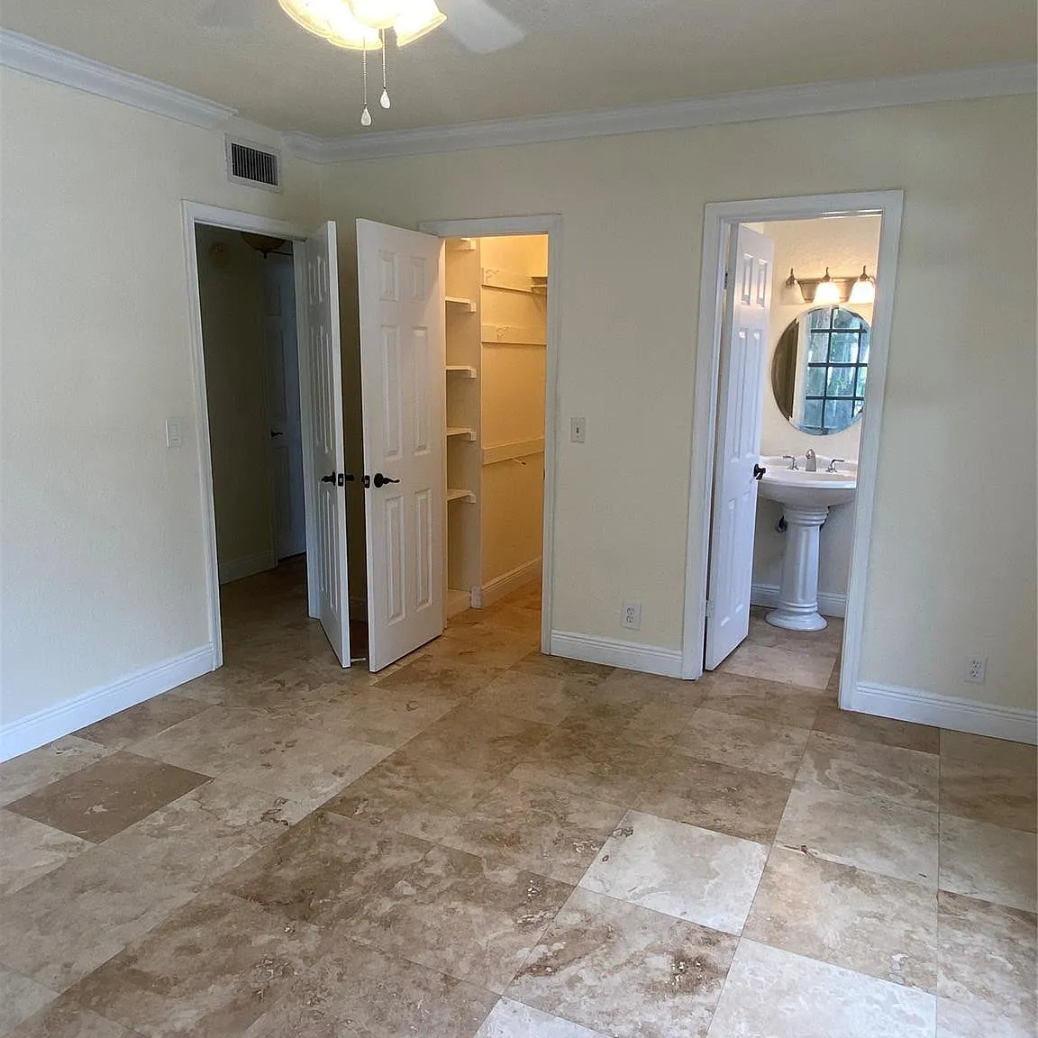 2 bed, 1.5 bath, 875 sqft, $1,800 — Photo 4
