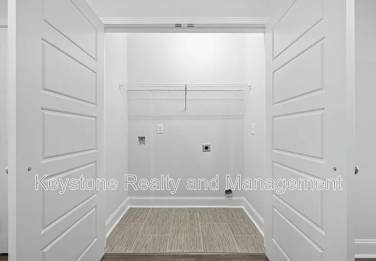 760 Tracy Ln #B102 — Photo 11