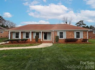 6214 Ashcrest Dr, Charlotte, NC 28217