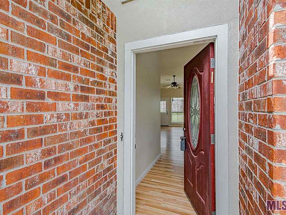 3rd image of 16341 Stafford Oak Dr