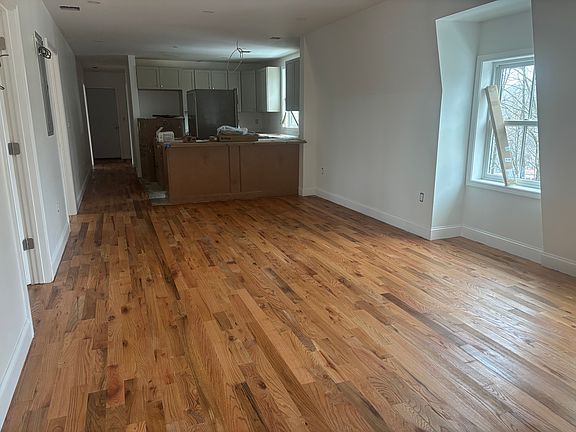 2nd image of 54 Oak St Floor 3