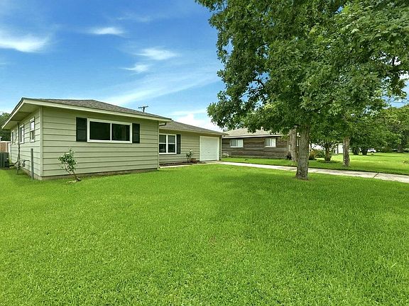 4th image of 3411 Bowling Ln