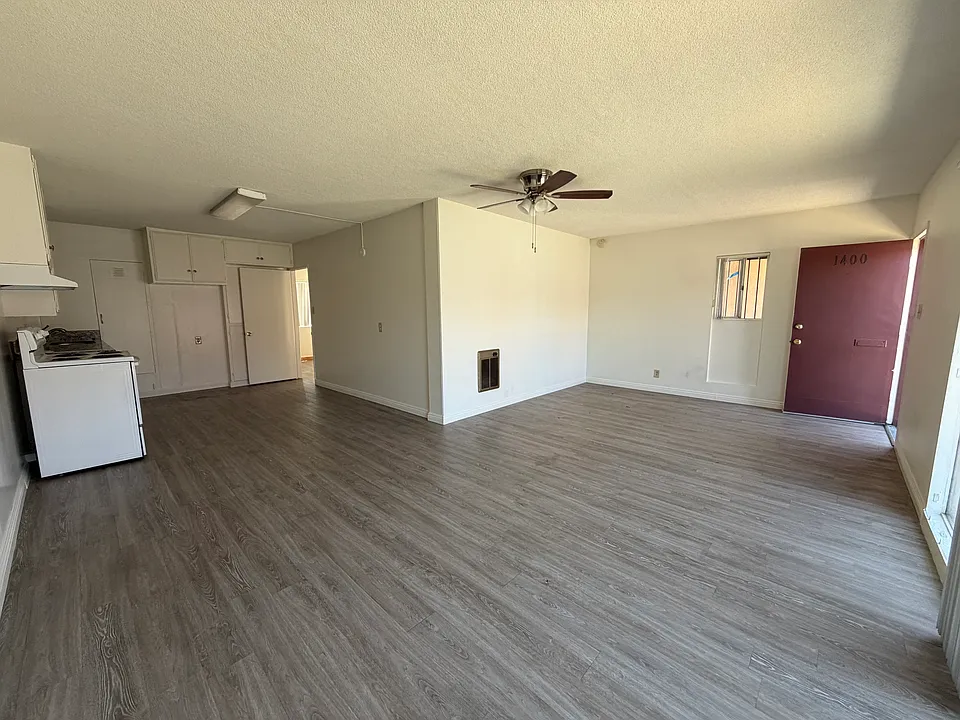 1400 Freeman Ave #1
