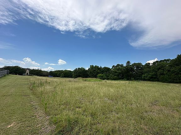 5th image of 2413 Plantation Dr N