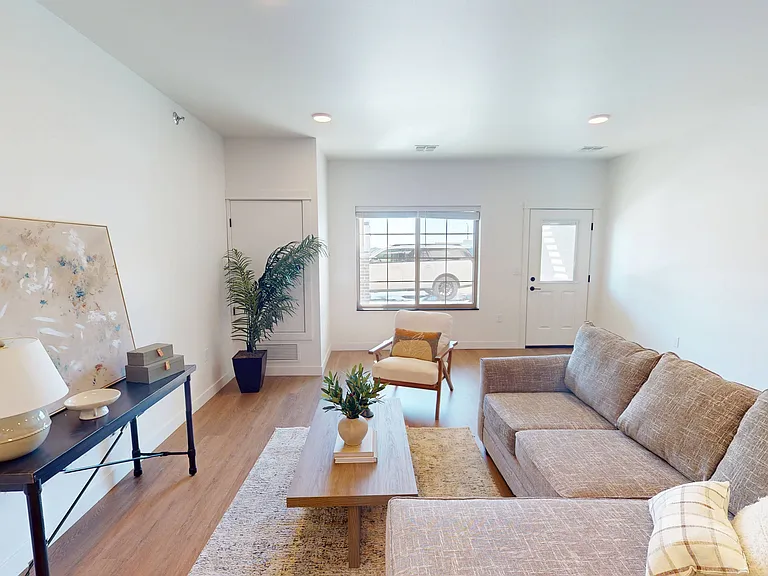 Autumn Townhomes — Photo 4