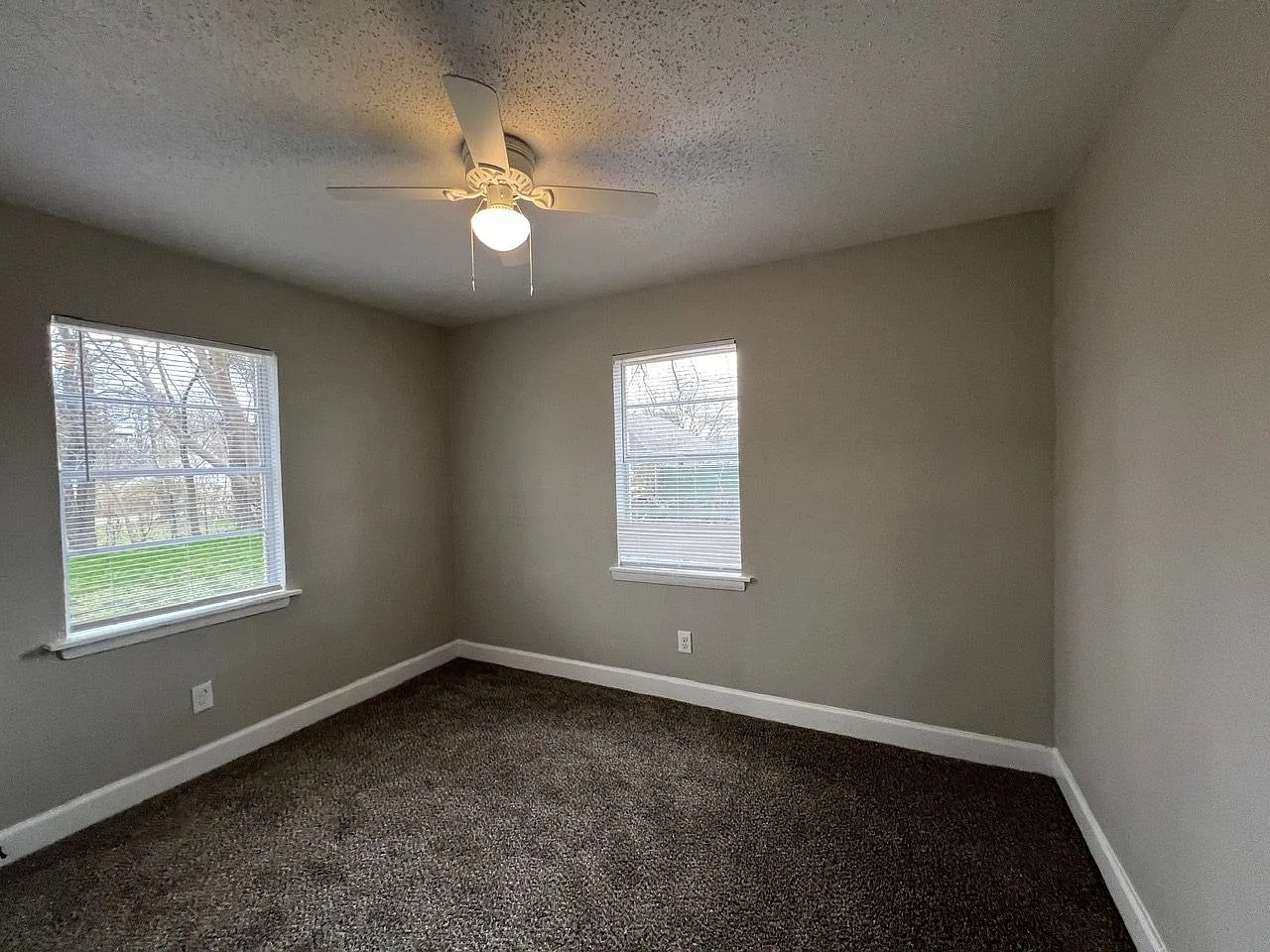 1846 Farrington St — Photo 4
