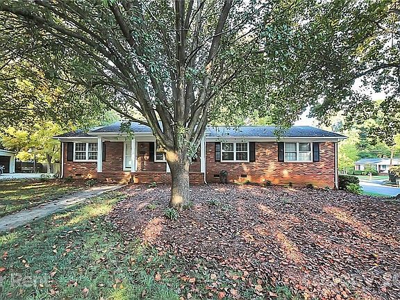2nd image of 2311 Helen Dr
