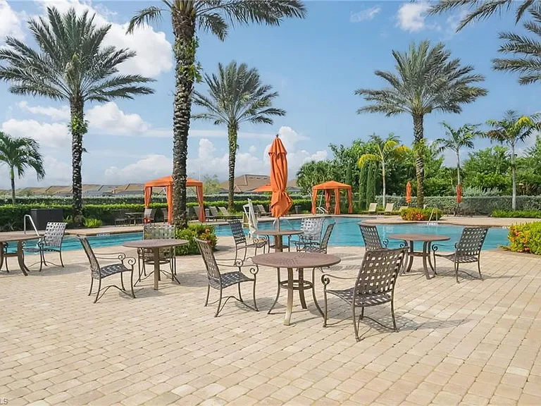 8013 Calle Canovas Ct — Photo 43