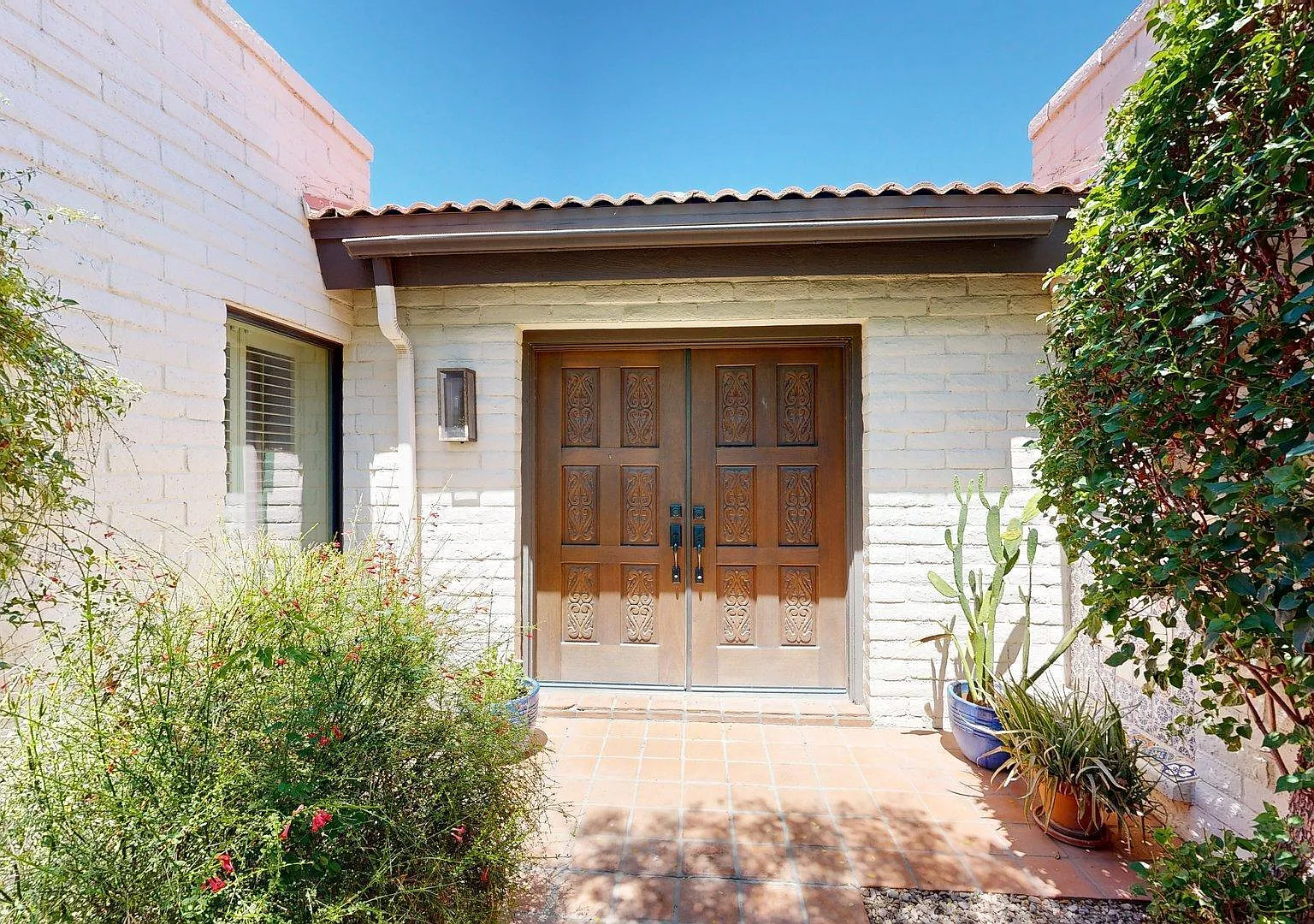 3 bed, 2.5 bath, 2679 sqft, $6,000 — Photo 2