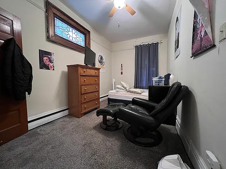 3 bed, 1200 sqft, $1,650 — Photo 3