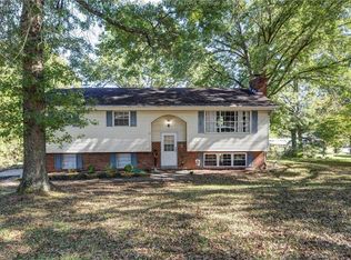 16 Hillsdale Cir, Scott Depot, WV 25560